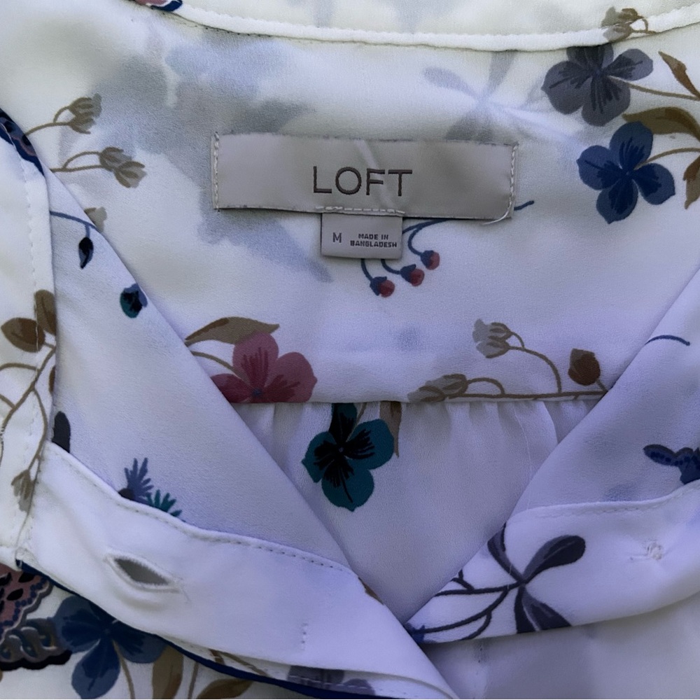 Ann Taylor LOFT Size Medium Sheer Floral Spring Colorful Blouse - Picture 8 of 8
